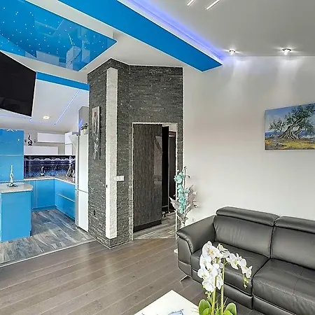 In Near With Pool